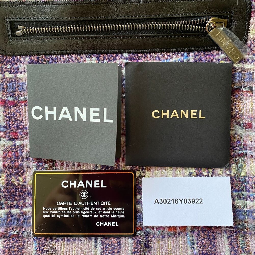 NEW! CHANEL 2005-2006 Tweed Camellia Crossbody Bag - Picture 14 of 16